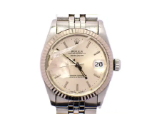 ヒビや割れがある時計